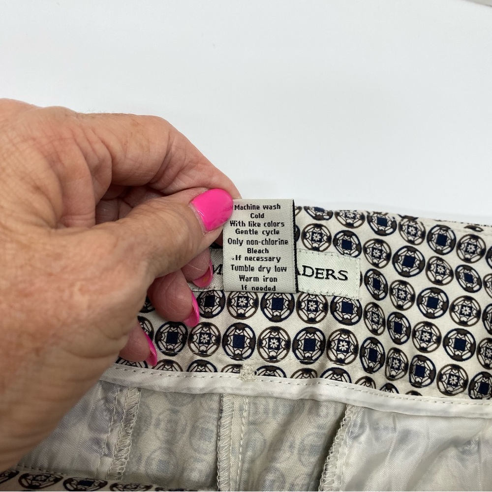 Bamboo Traders Womens Black & Cream Patterned Shorts Size 14 Bermuda Length - Picture 10 of 13